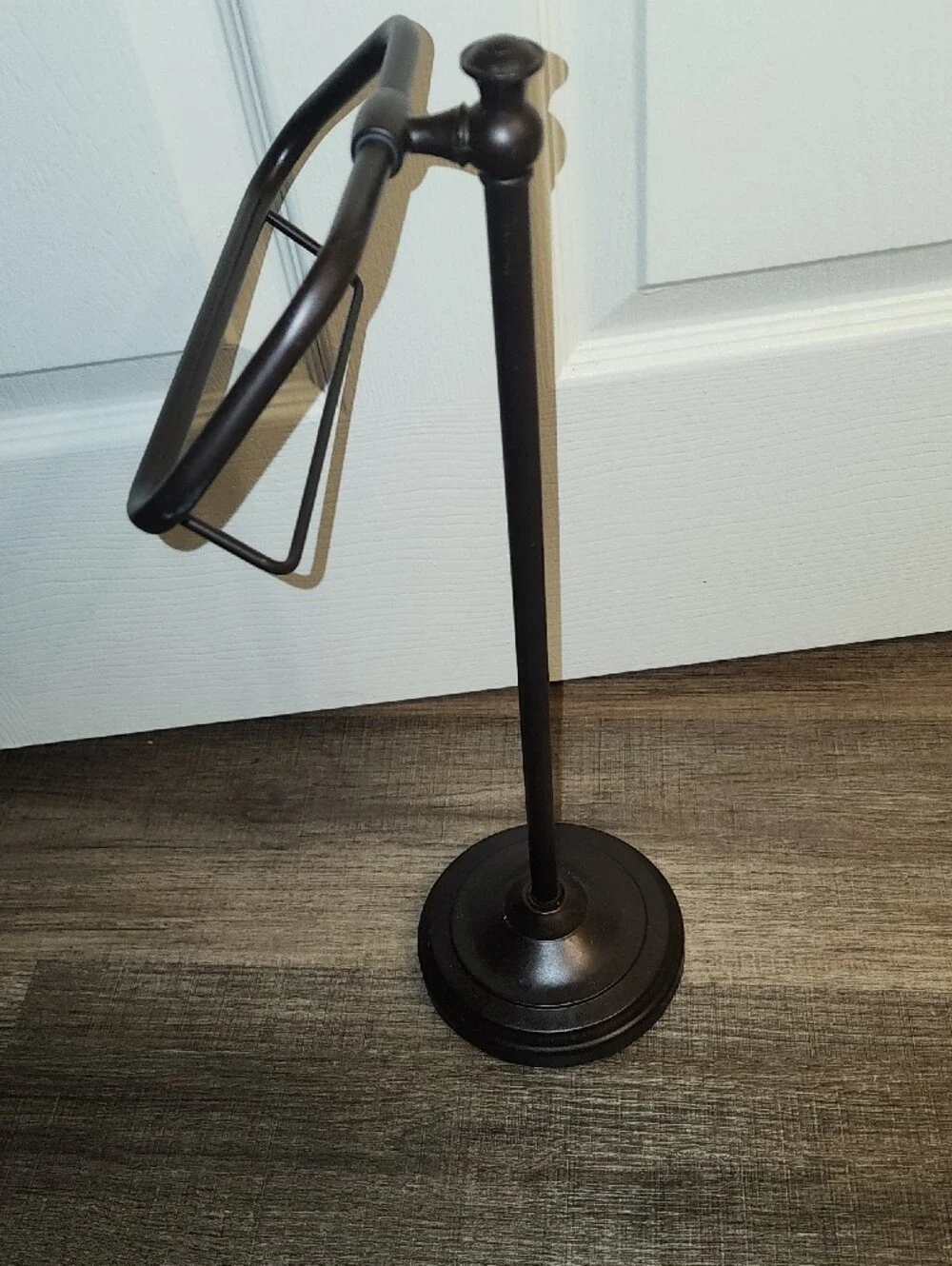 NWOT Oil-Rubbed Bronze Freestanding Towel Stand